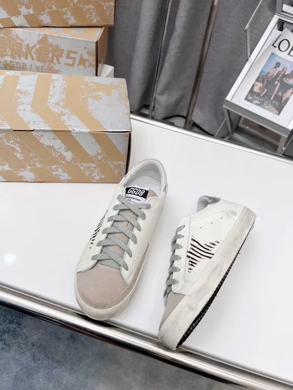 Golden Goose Shoe 